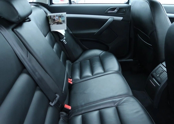 Skoda Octavia cena 21000 przebieg: 166000, rok produkcji 2009 z Skawina małe 7